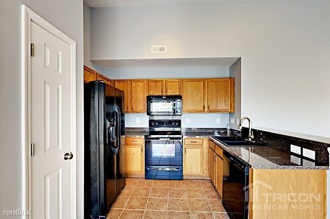 Foto del edificio - 206 Water Ridge Ave