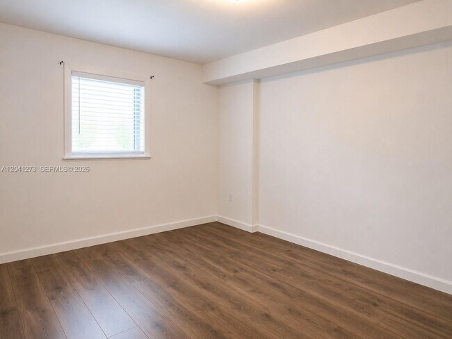 Building Photo - 2740 SW 28th Terrace