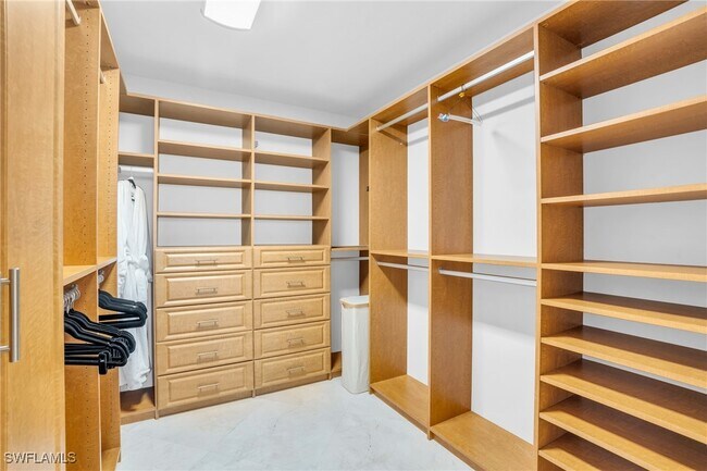 Foto del edificio - 265 Indies Way