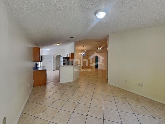 Foto del edificio - 784 Lake Doe Blvd