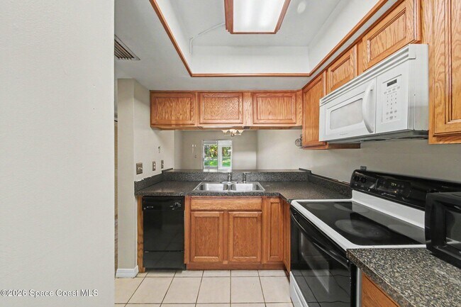 Foto del edificio - 3150 Sir Hamilton Cir