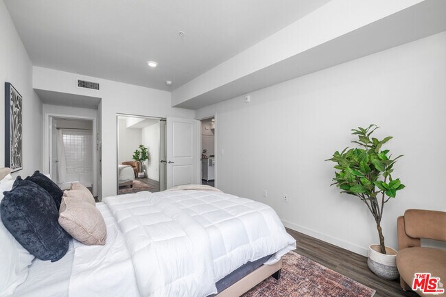 Foto del edificio - 3567 Chesapeake Ave