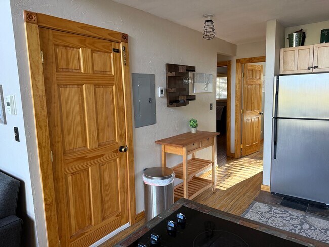 Building Photo - Stunning Fairplay Cabin available now!