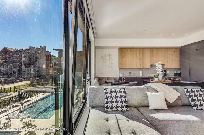 Foto del edificio - 119 Wood Rd