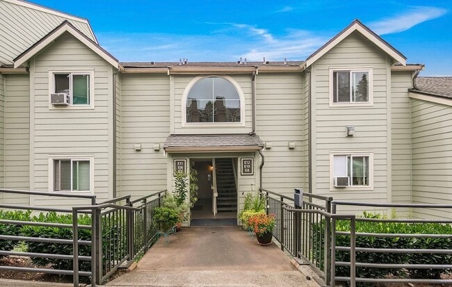 Sterling Heights Condo - Bellevue - Sterling Heights Condo - Bellevue