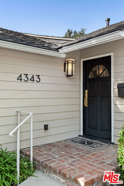 Foto del edificio - 4343 Noble Ave