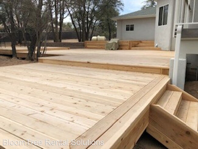 Building Photo - 3 br, 2 bath House - 8715 N Valley Oak Drive