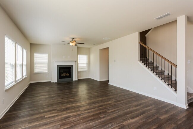 Foto del edificio - 5833 Hackberry Ln