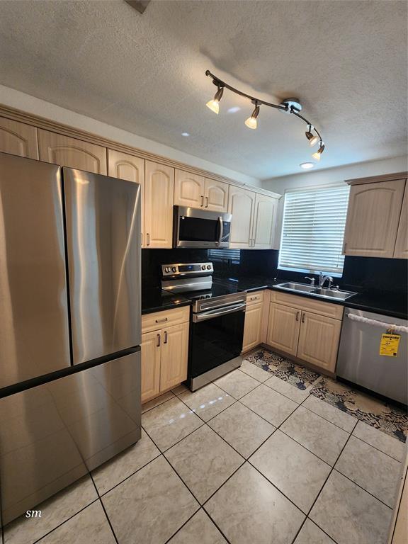 Building Photo - 119 Hidden Court Rd