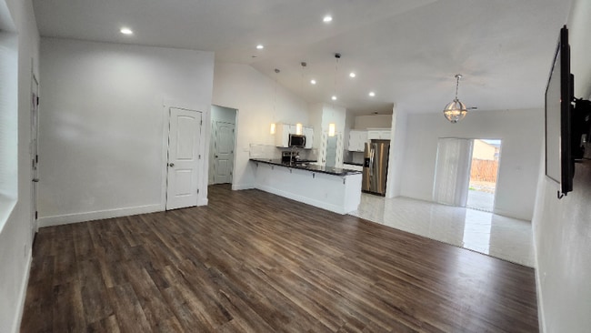 Foto del edificio - 7618 McBeth Ln NE