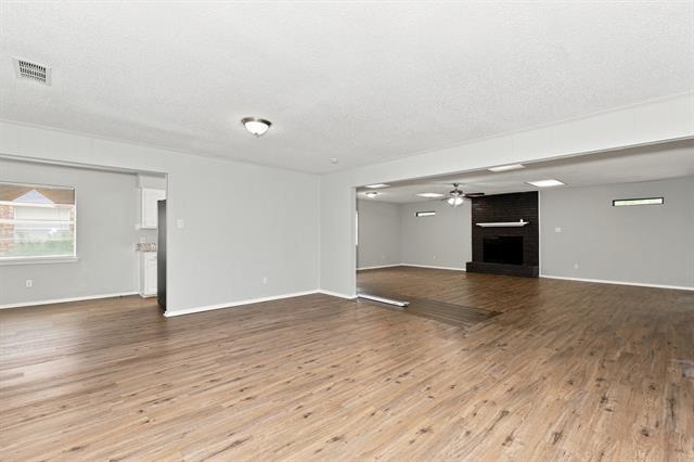 Foto del edificio - 1349 Rutherford Dr