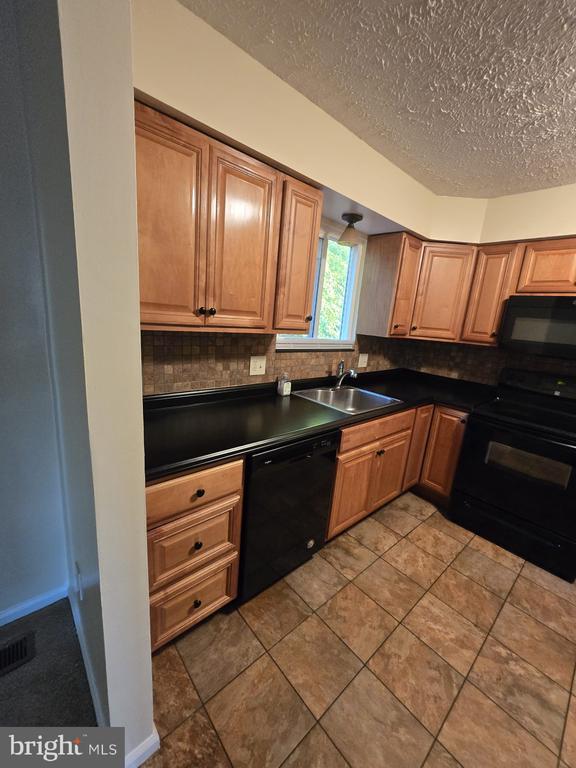 Foto del edificio - 13342 Jasper Ct