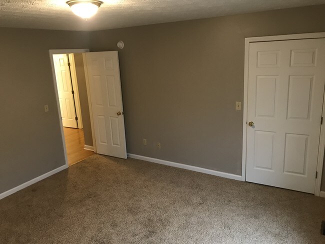 Building Photo - 614 Ben Ali Dr
