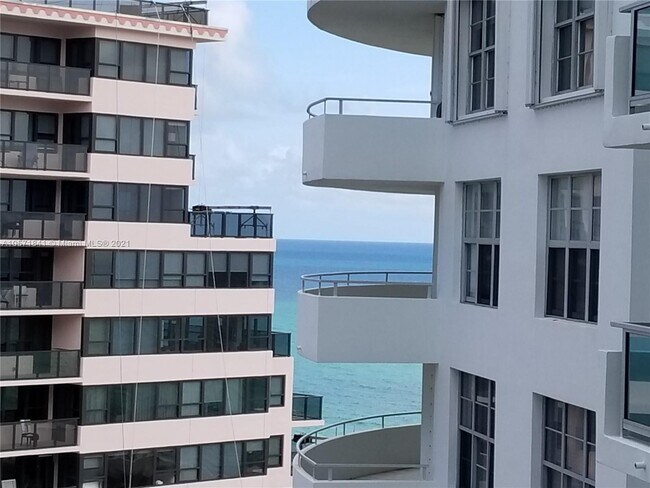 Foto del edificio - 5161 Collins Ave
