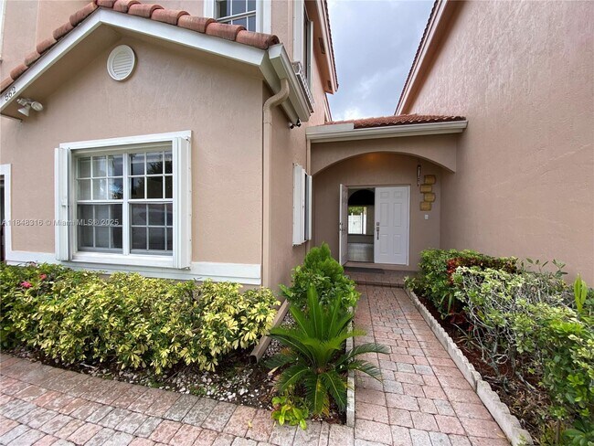Foto del edificio - 562 NW 130th Ave