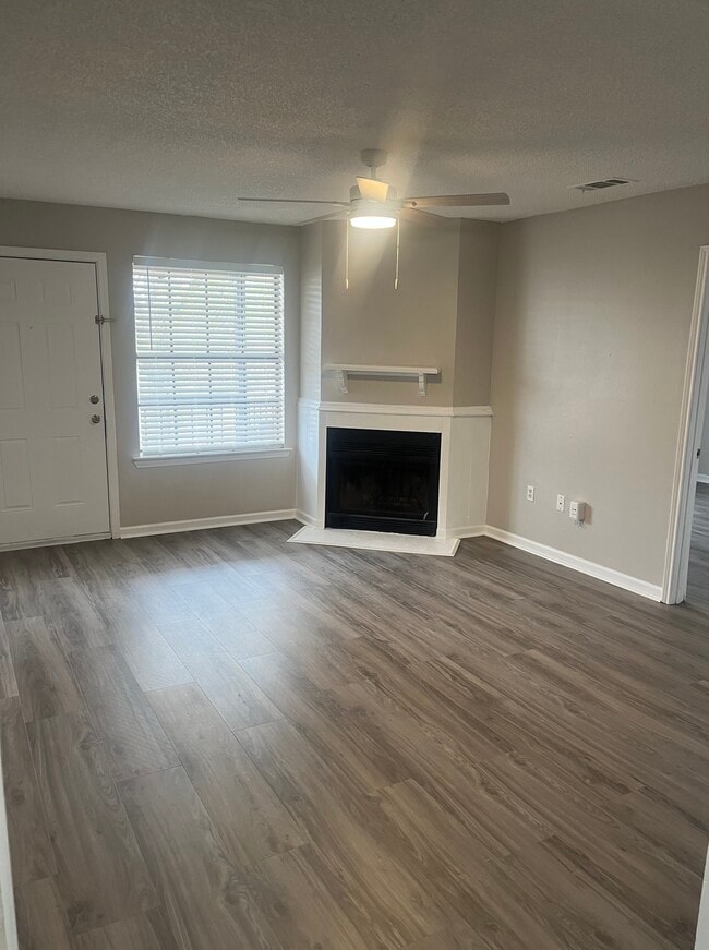 Foto del edificio - 3482 King Bradford Dr