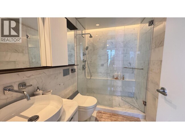 Photo du bâtiment - 1408 Robson St
