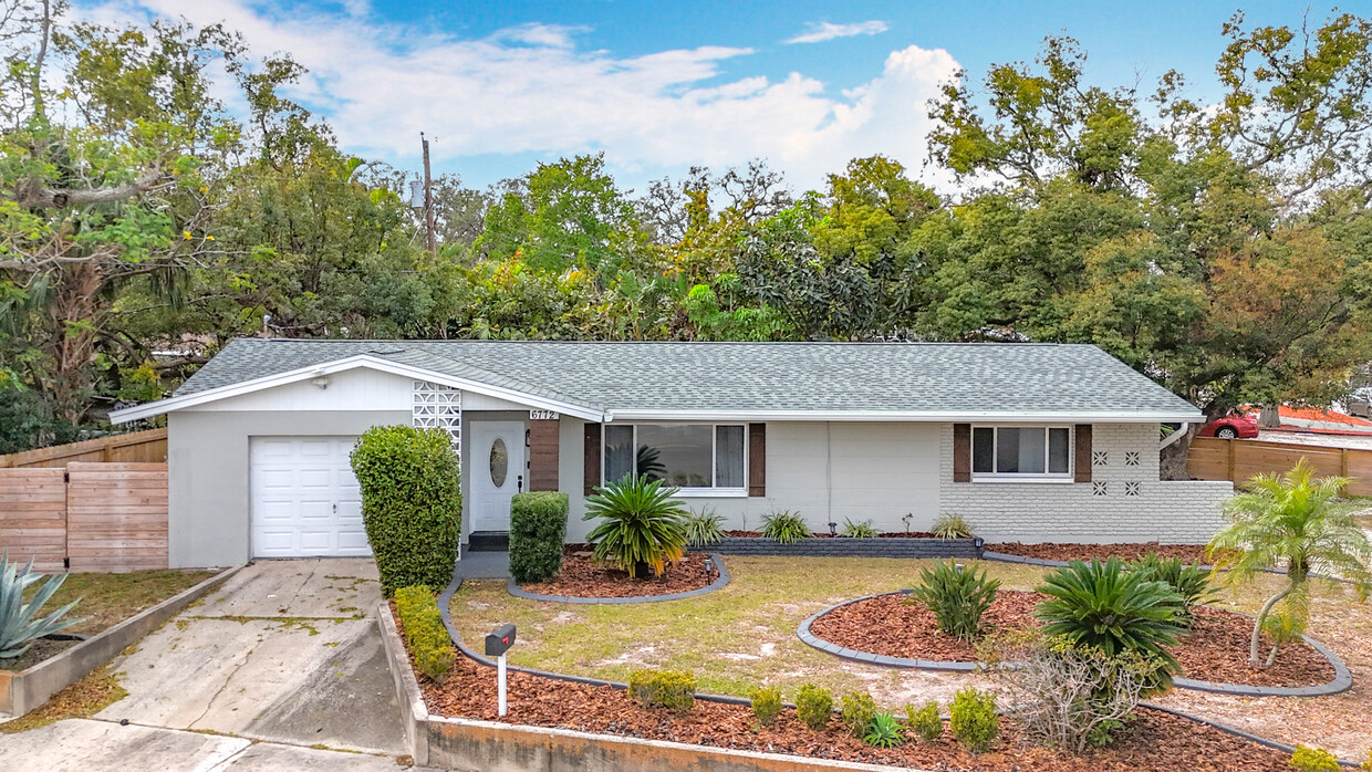 Foto principal - 6772-6113 113th St