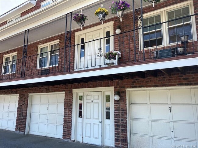 Building Photo - 201 Regan Rd