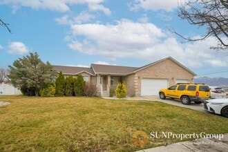 Building Photo - 1316 Kodiak Way