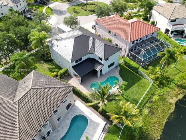 Building Photo - 2101 SW 176th Ave