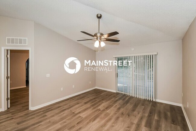 Foto del edificio - 3 Bedroom Pet-Friendly Home in jacksonville, FL with Main Street Renewal