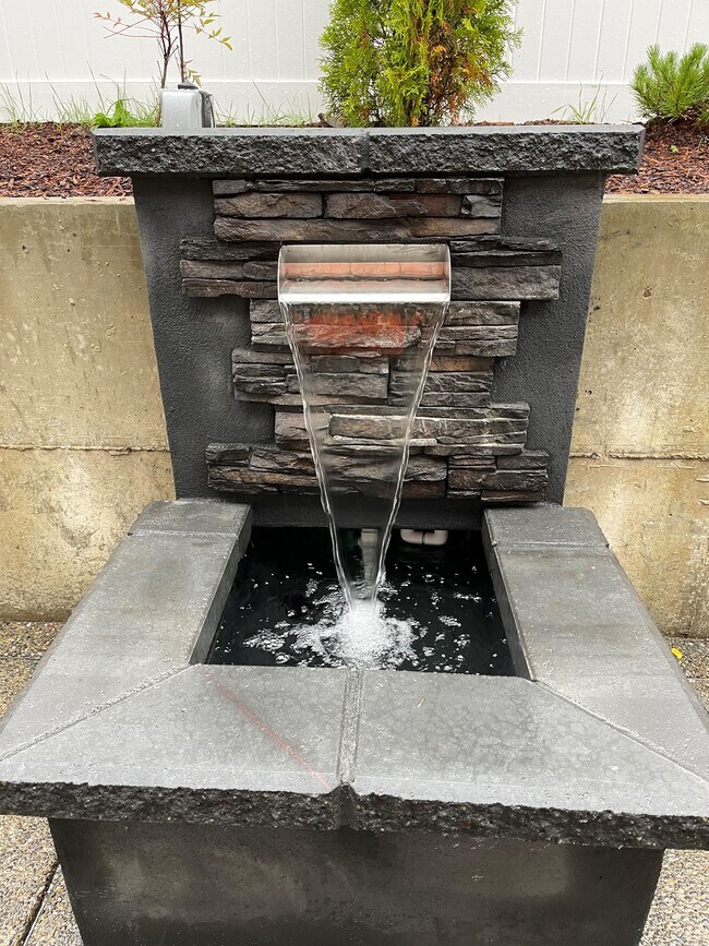 Water Feature on Patio - 604 NW 9th Ave
