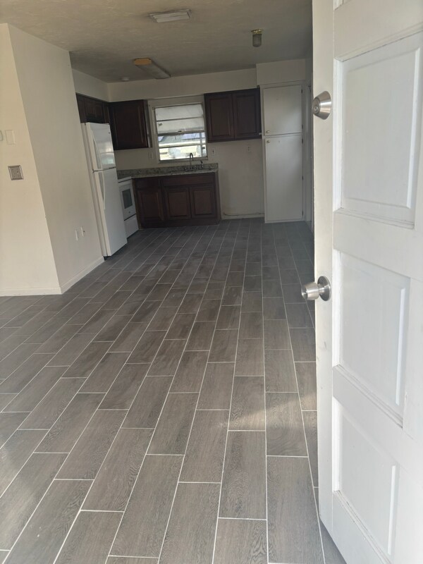 Foto del edificio - 23 Roosevelt Blvd