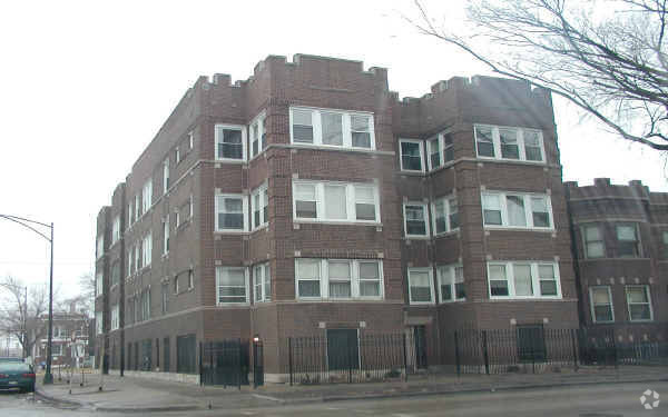 Foto principal - 3901-03 W Jackson Blvd