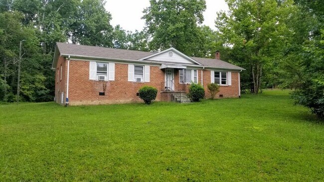 Building Photo - 257 Spur Rd