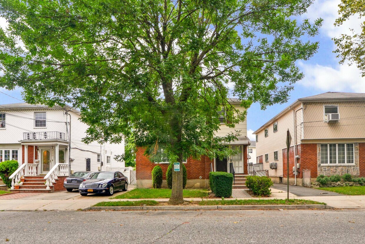 14947 259th St, Queens, NY 11422 House Rental in Queens, NY