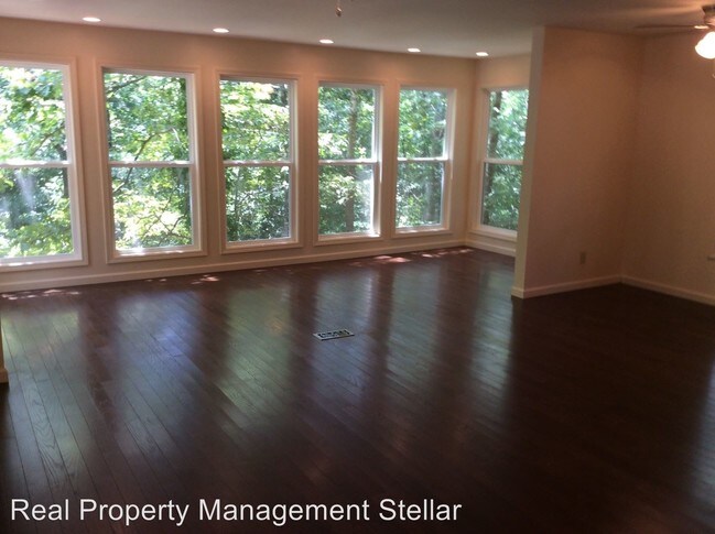 Building Photo - 3 br, 2 bath House - 7743 Elm Circle