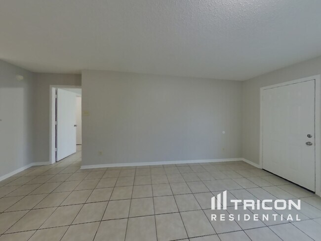 Building Photo - 7850 States Bend Dr