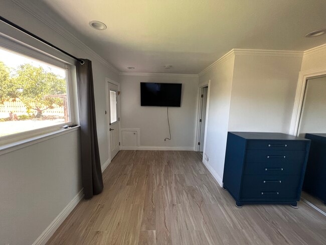 Building Photo - 3526 Sanford St