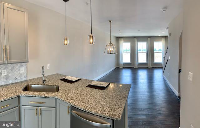 Foto principal - 22959 Sullivans Cove Square