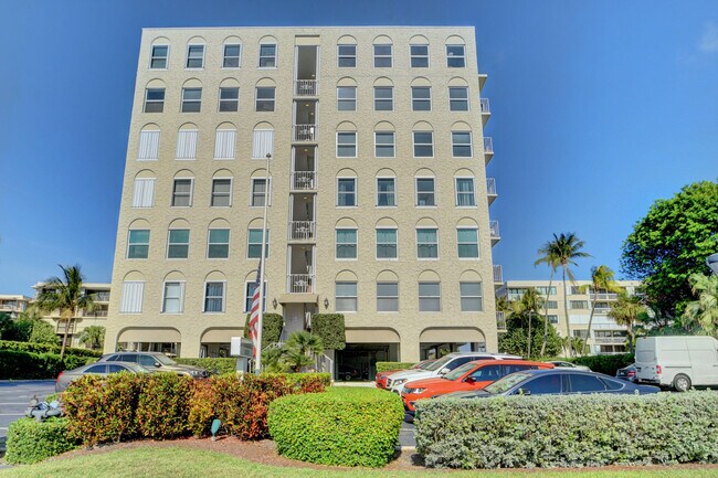Building Photo - 3230 S Ocean Blvd