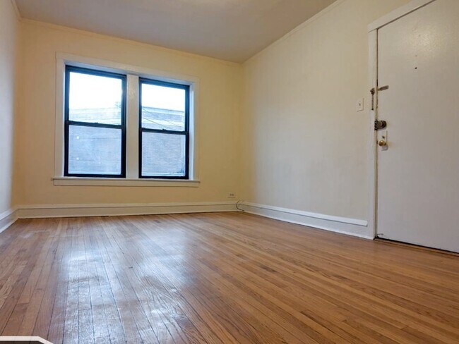 Foto del edificio - 2714 N Spaulding Ave