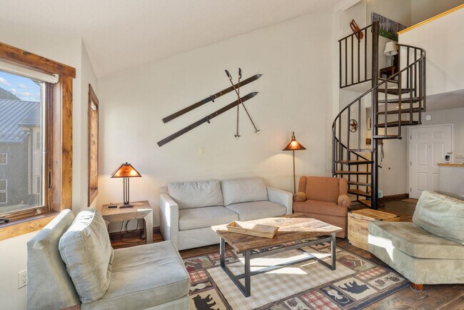 Foto del edificio - 280 Mahoney Dr