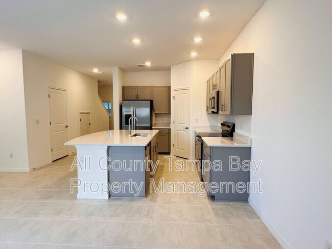 Building Photo - 2187 Hallier Cv