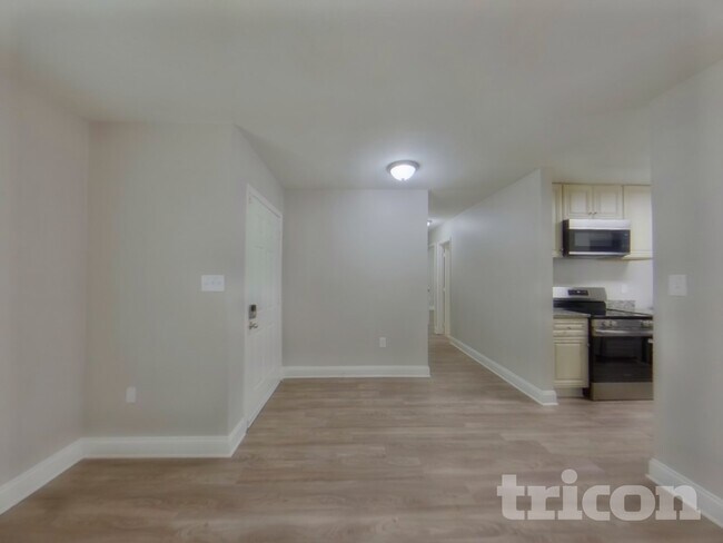 Foto del edificio - 6701 Hickory Trace Dr