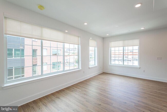 Building Photo - 2101 Washington Ave