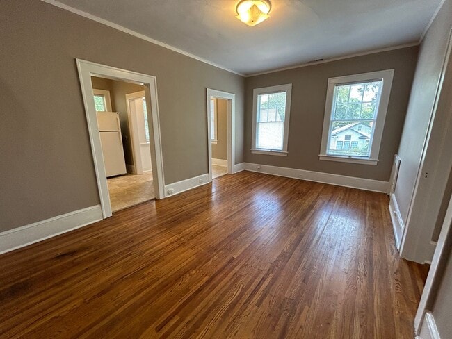 Building Photo - Adorable One Bedroom Apartment in Dilworth!
