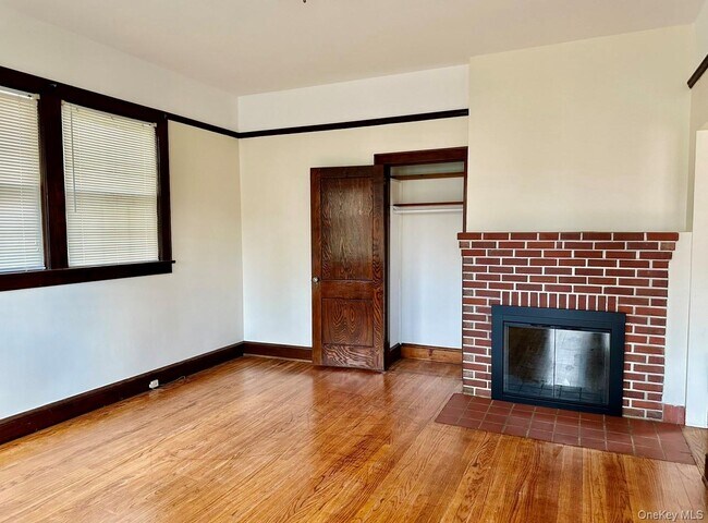 Building Photo - 128 Nethermont Ave