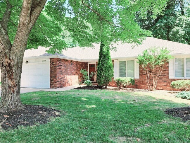 Foto del edificio - Primrose Market Place Area - Mission Hills Subdivision