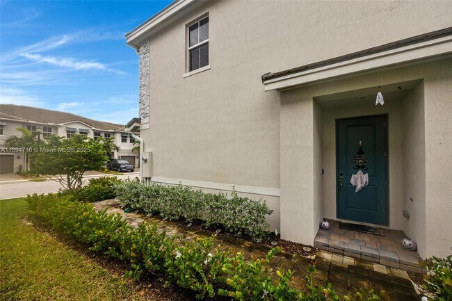 Building Photo - 156 SW 171st Ln