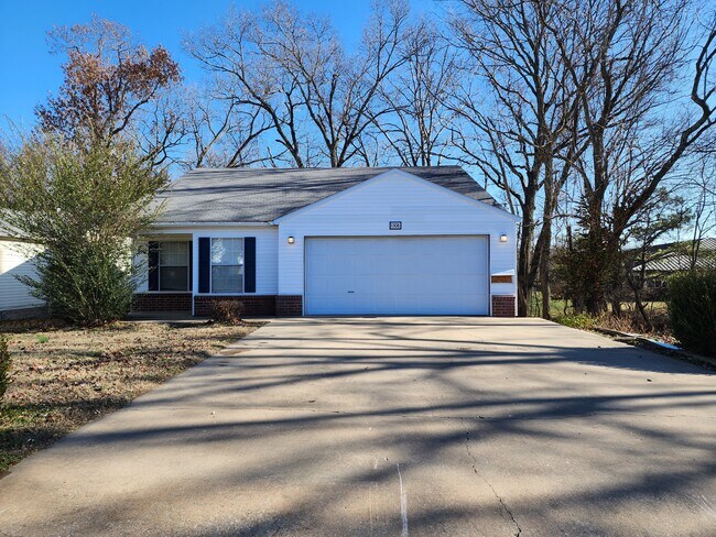 Building Photo - 1308 Spring St