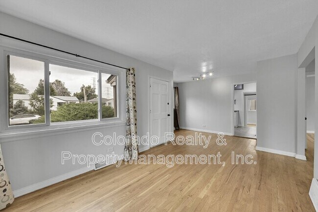 Building Photo - 1082 Hooker St