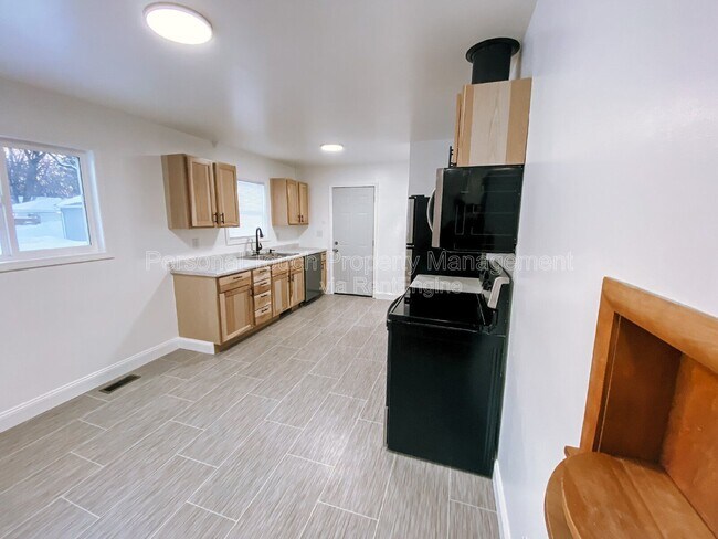 Foto del edificio - 1610 2nd St N