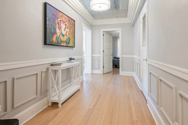 Foto del edificio - 5000 N Marine Dr