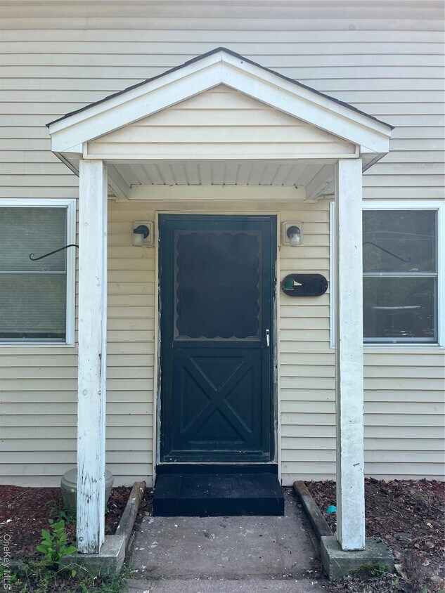 Foto principal - 161 White Sulphur Rd